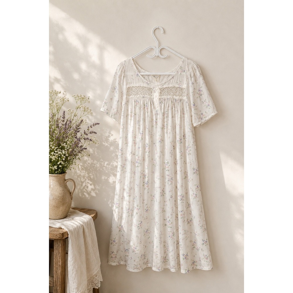 90s cottagecore floral nightgown  Prairie Grandma puff sleeve sleep dress M/L